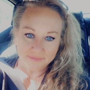 Meet your Posher, Carla